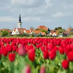 In Texel Near Sandy Beaches Feriehus Den Hoorn (North Holland)