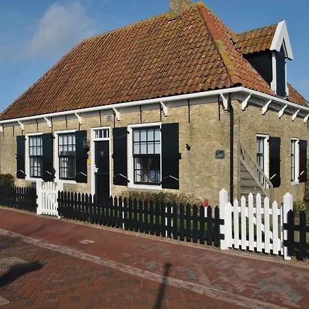 In Texel Near Sandy Beaches 別荘